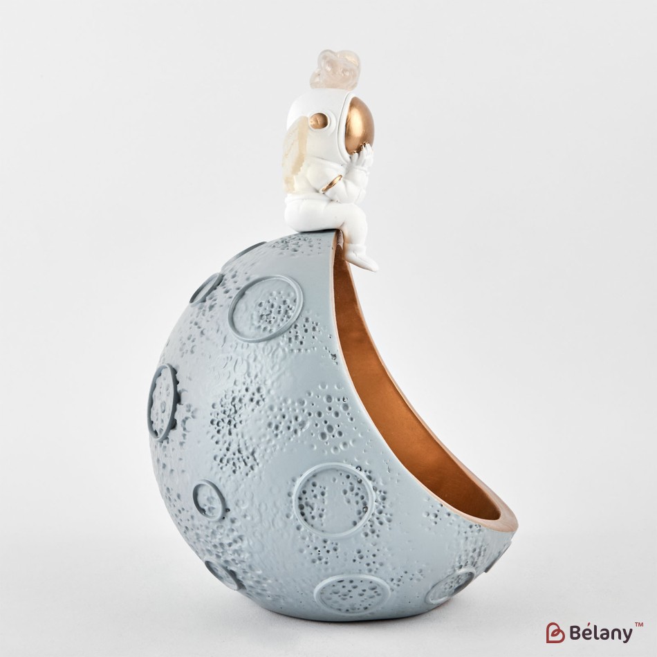 Astronaut on the moon for small things "Astronaut #1" 23/18cm | 4