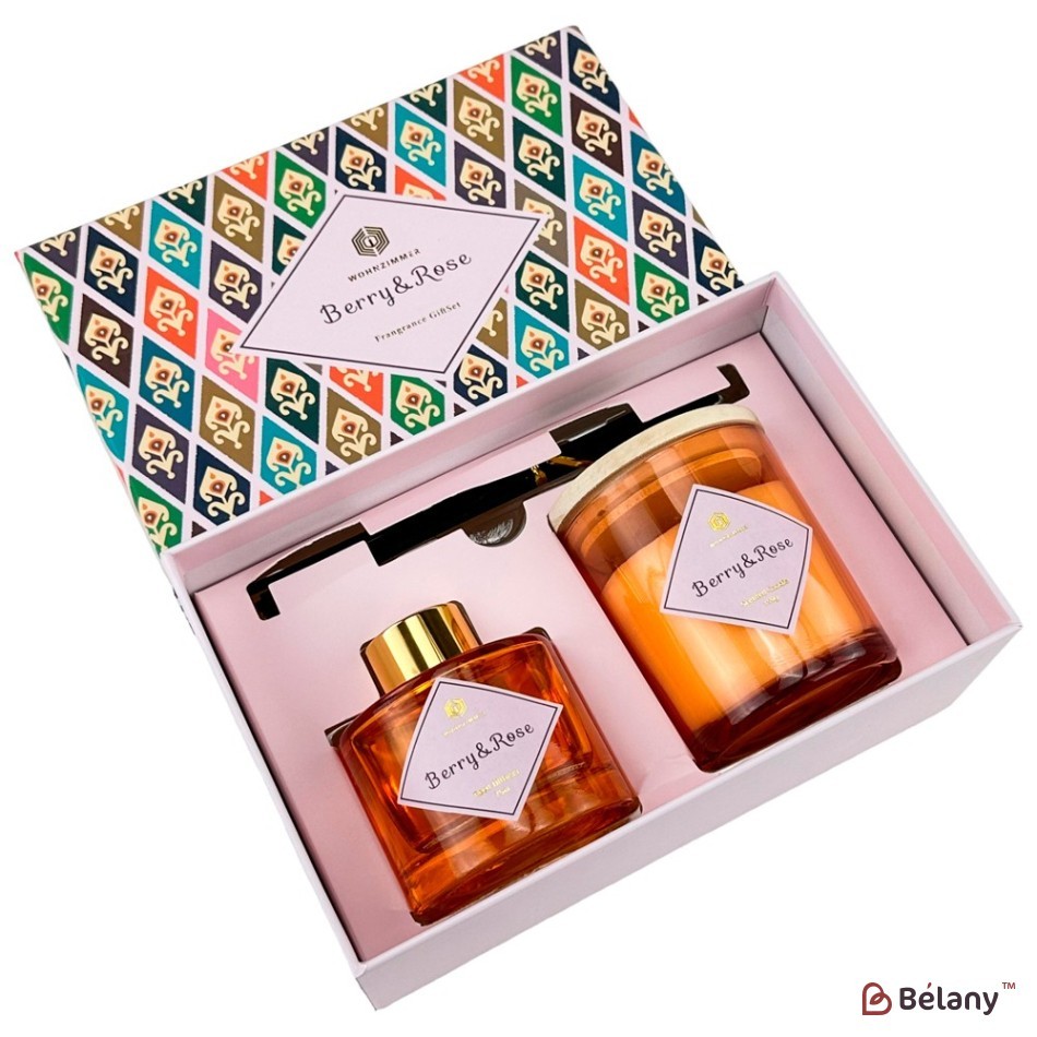 Lumânare parfumată și difuzor de aromă „Radiant” fructe de padure si trandafir