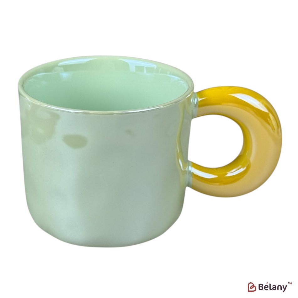 Cană din ceramică „Ring Handle” verde cu mâner galben, 430 ml