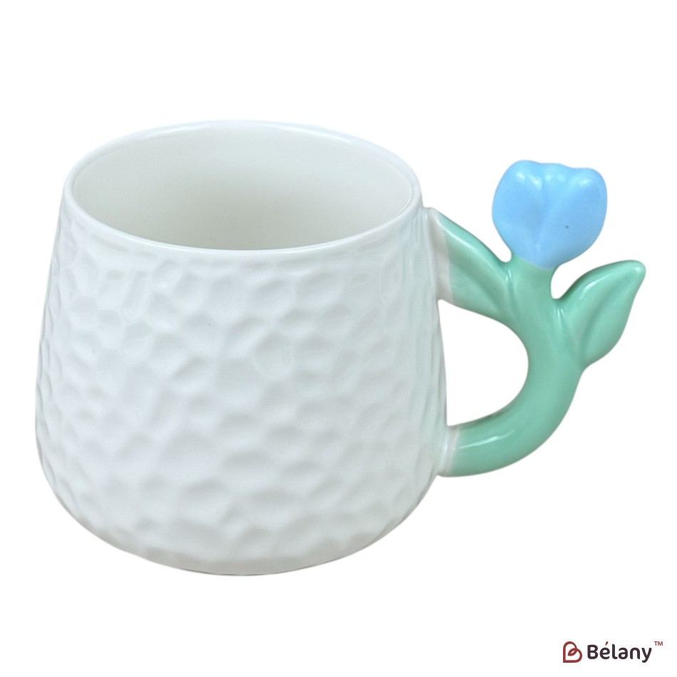 Cană din ceramică „Tulip Handle” albă cu mâner lalea albastră, 380 ml