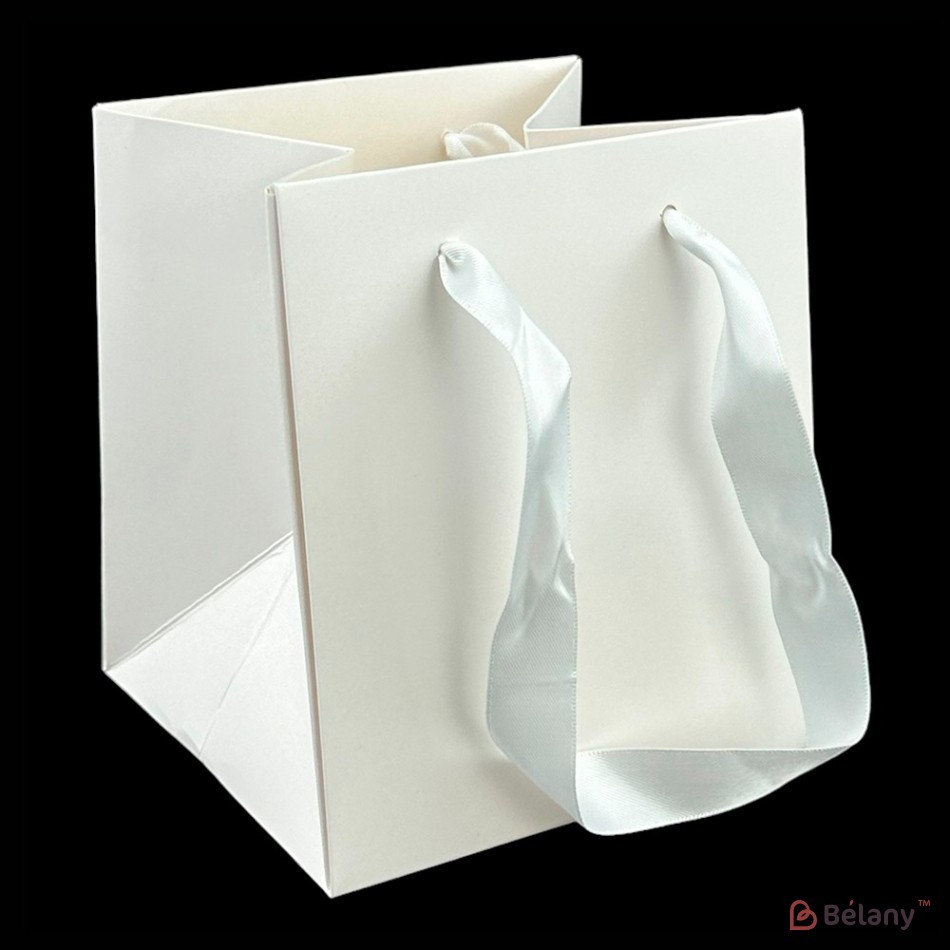 Set 10 pungi cu flori albe cu manere din satin | 2