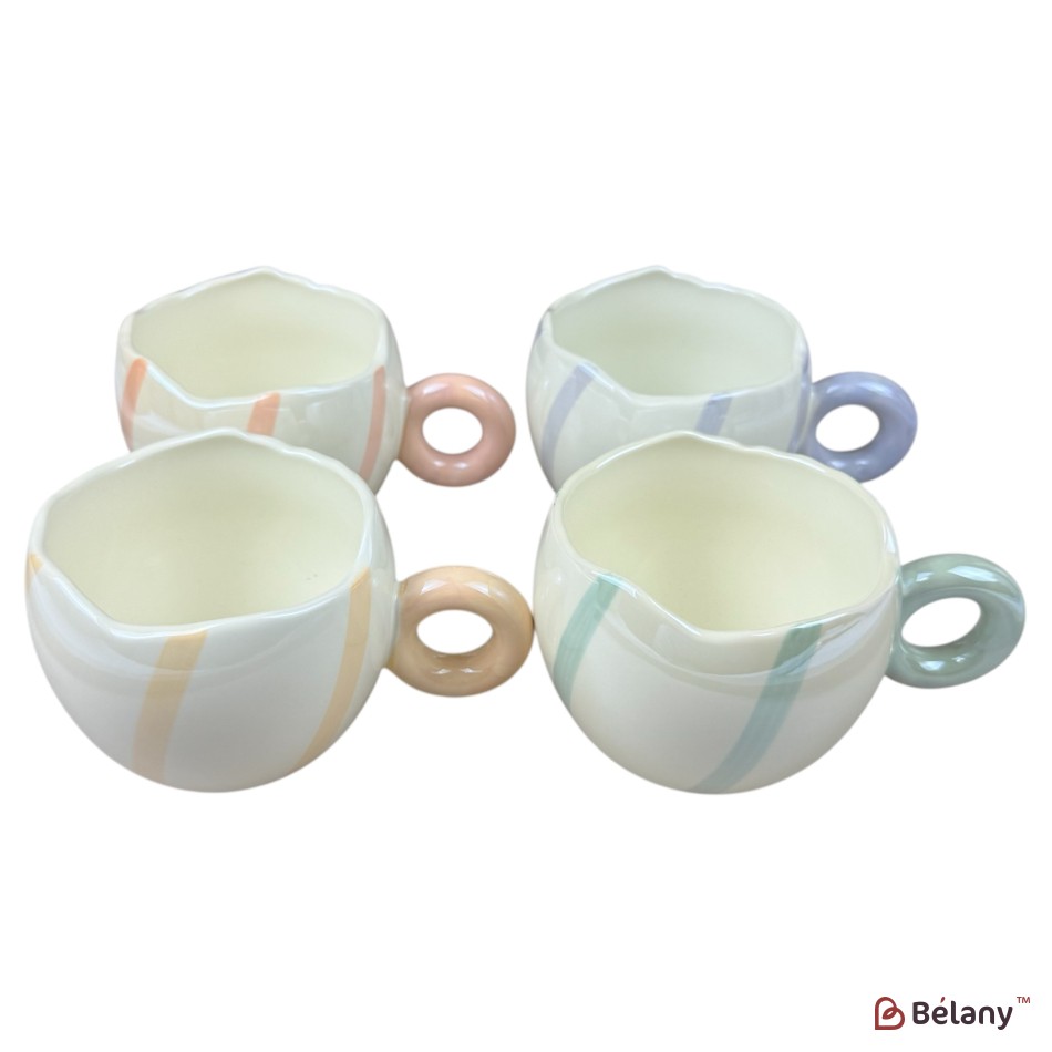 Set 4 căni din ceramică „Pastel Stripe” cu dungă colorată și mâner rotund, 360 ml