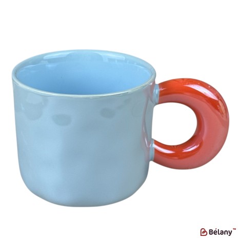 Cană din ceramică „Ring Handle” albastră cu mâner roșu, 430 ml
