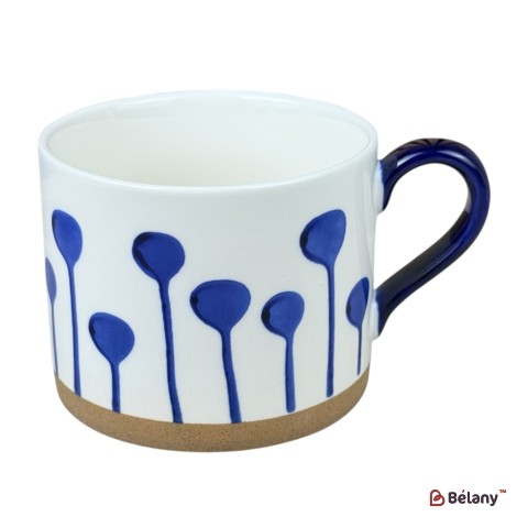 Cană din ceramică „Blue Nordic” cu flori stilizate albastre, 380 ml