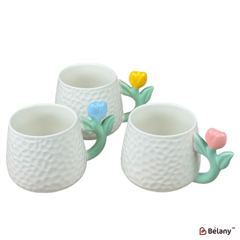 Set 3 căni din ceramică „Tulip Handle” albe cu mâner în formă de lalea colorată, 380 ml