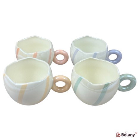 Set 4 căni din ceramică „Pastel Stripe” cu dungă colorată și mâner rotund, 360 ml