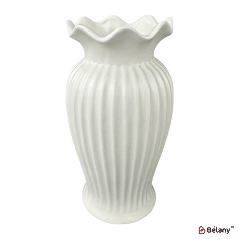 Vaza din ceramica alba "Lotus"