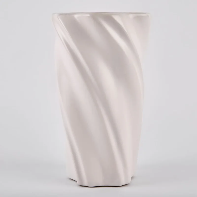 Vaza ceramica "Whirl" alba 20x10