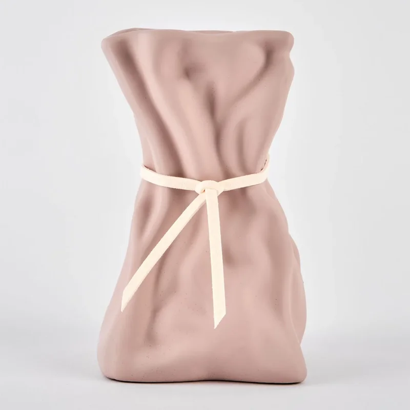 Vaza ceramica "Crestat" roz 16x10