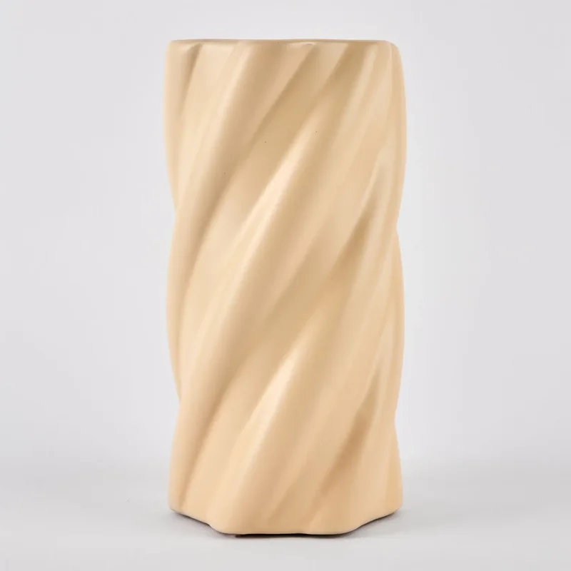 Vaza ceramica "Whirl s" piersica 20x10