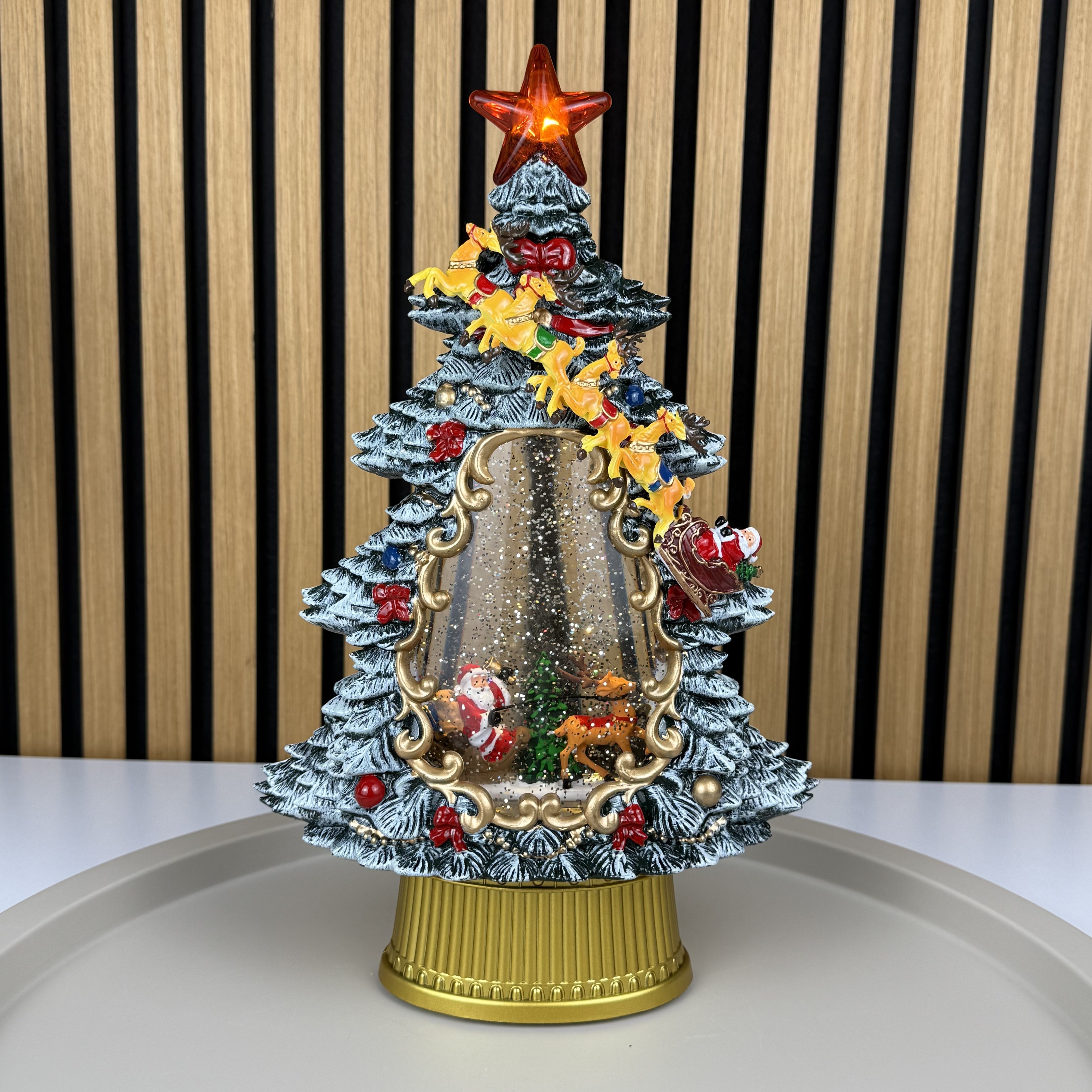 Interaktywna figurka choinki z opadami śniegu photo 3