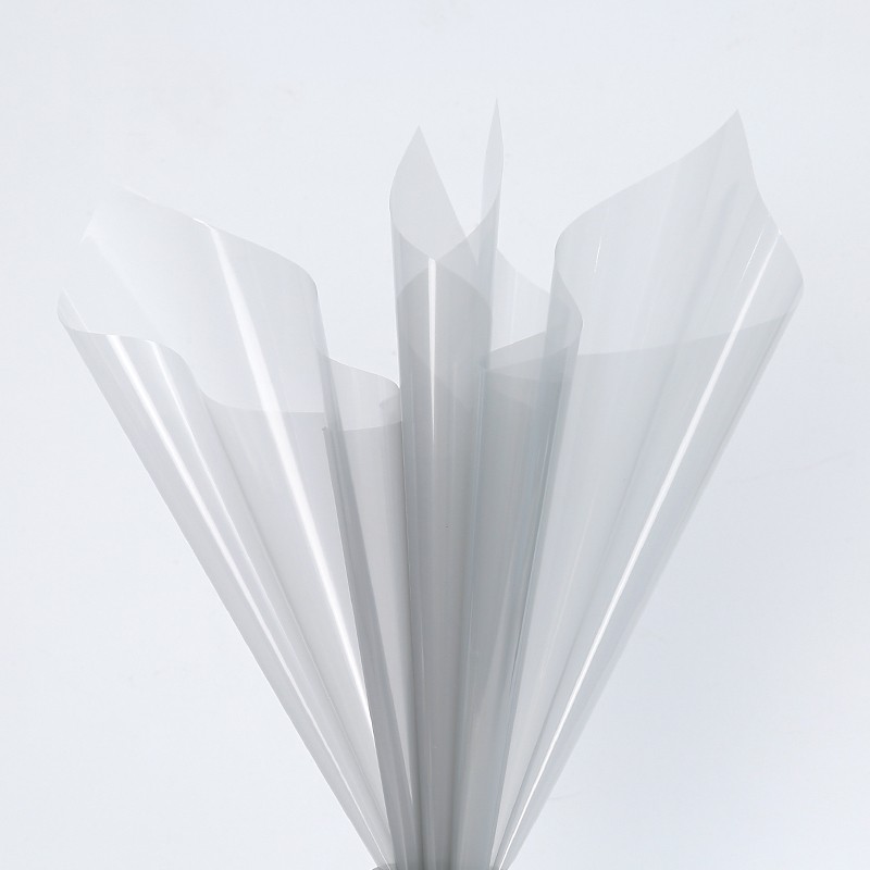 Błyszczący, półprzezroczysty celofan #121