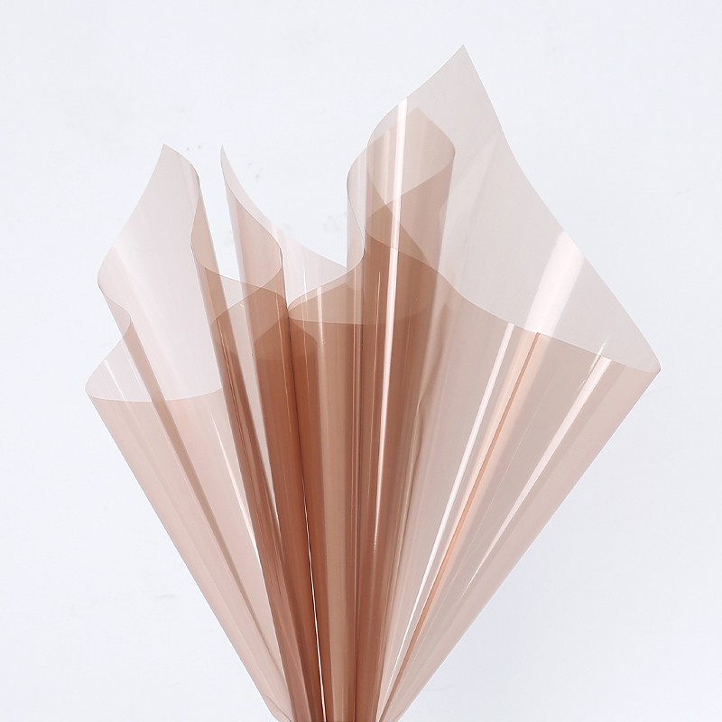 Błyszczący, półprzezroczysty celofan #152