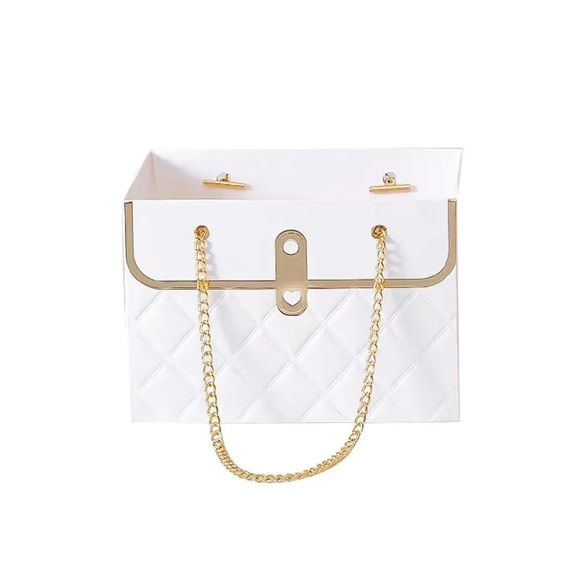 Set 4 genti albe, pe lant placat cu aur 18x15x12