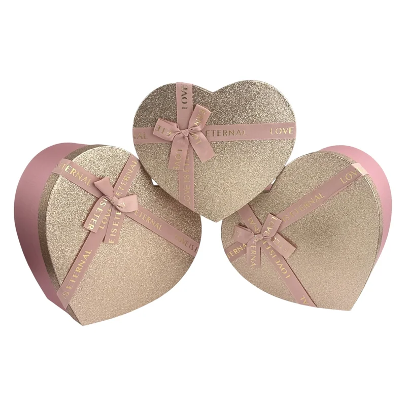 Set 3 piese in forma de inima "Lovely" aur si roz