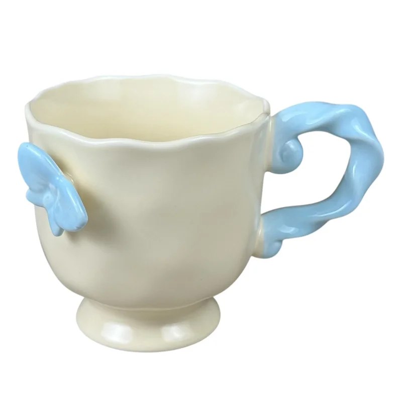 Cană din ceramică „Fluture” crem cu albastru, 430 ml