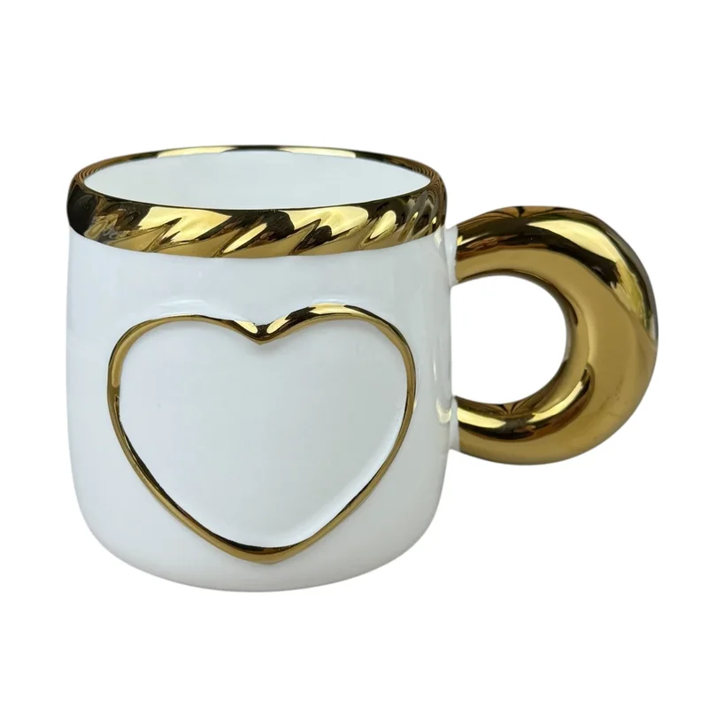 Cană din ceramică „Inimă Gold” albă cu detalii aurii, 380 ml