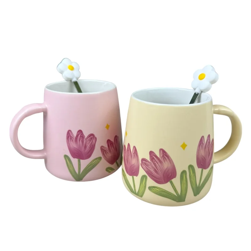 Set 2 căni din ceramică „Tulip Bloom” cu linguriță decorativă în formă de floare, 390 ml