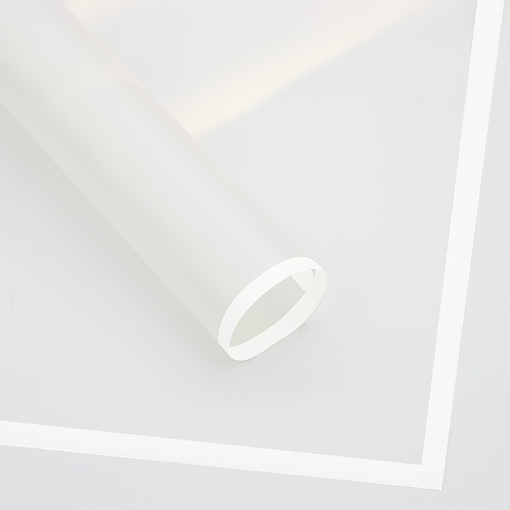 Cellofán fehér "Lines" szegéllyel #111