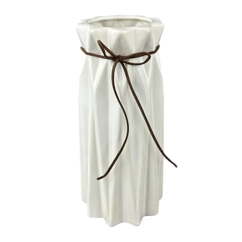 Vaza din ceramica "Camet" alba