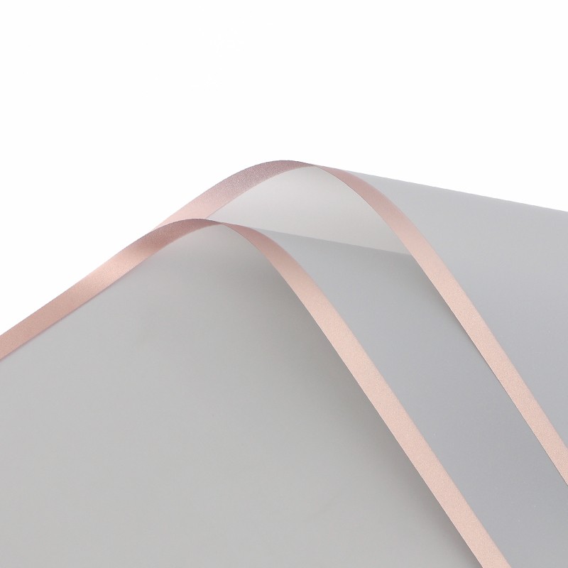 Прозрачен сив целофан с бронзов кант #13